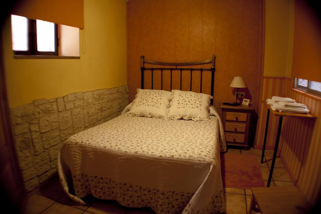 Posada De Peregrinos Toledo Room photo